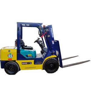 Montacargas Diésel Japonés FD30 de 3 Toneladas Usado, con Alta Eficiencia y Bajo Consumo, en Venta - Product Image 1