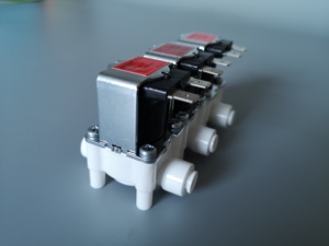 Valvola d'Ingresso Acqua Manuale in Plastica Mini 1.2MPa ad Alta Pressione con <span class=keywords><strong>Connessione</strong></span> Rapida DC12V 24V 1/4" 3/8" - Product Image 3