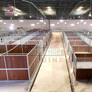 Idées pour un mini-écurie : mangeoire à foin pour chevaux et barres pour couvertures, portes coulissantes pour boxes à chevaux fournies - Product Image 4