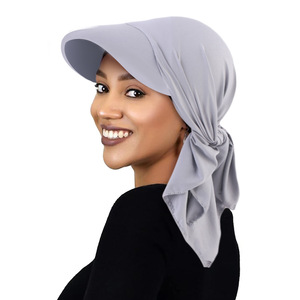Cappelli da baseball e cappelli da sole per esterni in poliestere a tinta unita con visiera larga e cinturini posteriori regolabili - Vendita all'ingrosso direttamente dalla fabbrica - Product Image 2