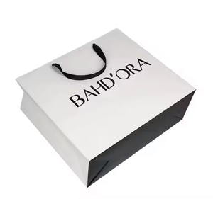 Bolsas de Papel Kraft con Asas, Impresas, de Lujo, Reciclables, para Regalos, con Logotipo de Marca de Ropa, Personalizadas, para Compras al por Mayor - Product Image 4
