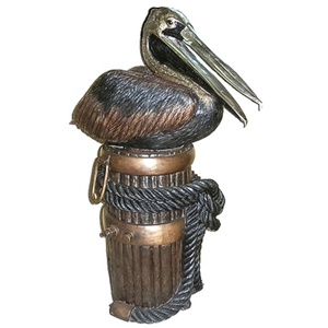 A grandezza naturale classica statua del pellicano di bronzo in piedi sul barilotto in metallo Design con tecnica di fusione - Product Image 1