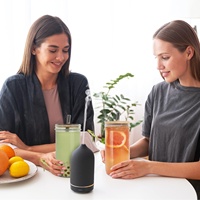 Vente en gros de verres à boire en forme de canette de bière 16oz 20oz tasses en verre avec couvercle en bambou et paille pour smoothie, thé Boba, eau