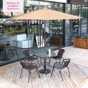 Ensemble table et chaises <span class=keywords><strong>en</strong></span> fer forgé et rotin de style pastoral <span class=keywords><strong>extérieur</strong></span> avec parasol pour patios, cafés, balcons et salons de thé - Chine - Product Image 1