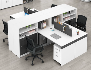 Espacios de Trabajo Modernos para 4-6 Personas: Escritorios Financieros y Escritorios con Separadores para Empleados Configurados con Estaciones de Trabajo Modulares Sencillas - Product Image 5
