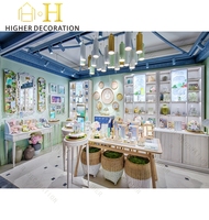 Vitrine de présentation cosmétique de style moderne, design intérieur personnalisé pour salon de beauté, produits de soin de la peau pour centre commercial et salle de sport