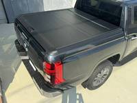 Couverture de lit de camionnette en aluminium à enroulement manuel électrique pour la protection du chargement