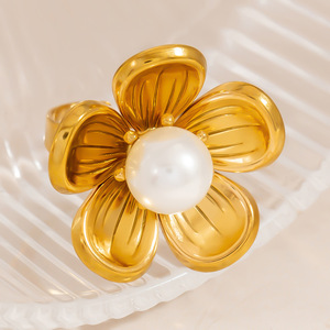Bague en acier inoxydable avec fleur et perle, sertissage clos de perle blanche, bijoux de fête DIY pour femme, origine Yiwu PJ91245 - Product Image 3