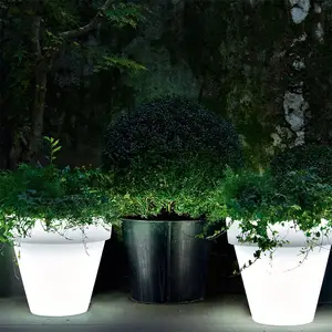 Kleur Veranderende Outdoor Led Verlichte Planter Pe Plastic Potten Multi Moderne Plastic Potten Voor Planten Plastic Bloemen