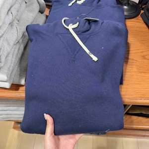 Felpa Invernale da Uomo con Cappuccio e Logo Ricamato Personalizzato in Tinta Unita - Product Image 5