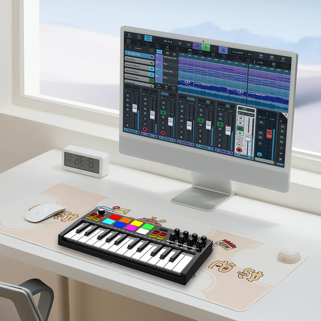 25 Key MIDI Keyboard Professional Audio MIDI Controller Intelligent Portable Arrangement Percussion Pad Keyboard with Battery