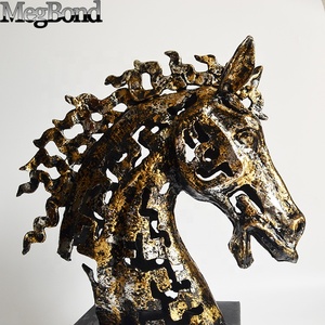 Statuetta <span class=keywords><strong>di</strong></span> Cavallo in Metallo Dipinto e Intagliato, Stile Europeo per Decorazione d'Interni - Product Image 6