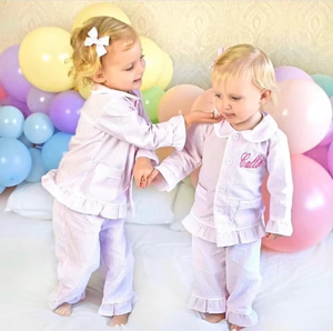 Set Pigiama Primaverile Estivo per Bambini in Seersucker con Bottoni e Volant Personalizzato Manica Lunga per Ragazze Set Pigiama Pasquale - Product Image 2