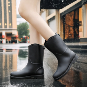<span class=keywords><strong>Botas</strong></span> <span class=keywords><strong>de</strong></span> <span class=keywords><strong>lluvia</strong></span> <span class=keywords><strong>de</strong></span> tubo medio a la moda 2024 <span class=keywords><strong>para</strong></span> <span class=keywords><strong>mujer</strong></span>, impermeables, antideslizantes, <span class=keywords><strong>de</strong></span> PVC, informales, versátiles, <span class=keywords><strong>para</strong></span> verano e invierno, <span class=keywords><strong>para</strong></span> adultos, a prueba <span class=keywords><strong>de</strong></span> <span class=keywords><strong>lluvia</strong></span> - Product Image 4