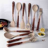 Ensemble de 11 ustensiles de cuisine en silicone avec accents or rose, manches en bois, outils de cuisson antiadhésifs avec support de rangement en bois