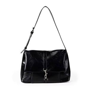 Bolso de Hombro Clásico Cuadrado Negro de Gran Capacidad en Cuero PU Suave con Cierre Metálico y Solapa, Bolsos de Mensajero para Mujer - Product Image 1