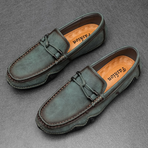 Nouveaux modèles de mocassins décontractés pour hommes en cuir microfibre faits à la main, tendance mode, <span class=keywords><strong>chaussures</strong></span> habillées légères avec semelle extérieure en caoutchouc pour l'été - Product Image 4