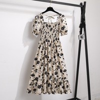 Robe longue plissée florale élégante robe d'été longue décontractée à manches courtes pour femmes