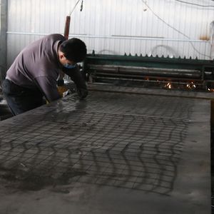 ตาข่ายลวดเชื่อมชุบสังกะสี ขนาด 50x50 มม. รูตาข่าย 4 มม. หนา 3x2 เมตร - Product Image 5