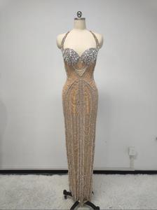 Vestido de noche sin mangas y sin espalda Nit Club Rnestone Cain con cuello halter y cristales brillantes para fiesta de graduación - Product Image 5