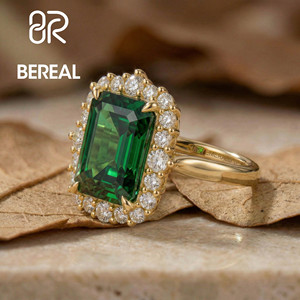 แหวนหมั้นเพชร VVS ที่ได้รับการรับรองจาก IGI เพชรเพาะเลี้ยงในห้องปฏิบัติการสำหรับผู้หญิง แหวนเงินแท้ 925 ประดับมรกต เพชร CVD สร้างในห้องปฏิบัติการ แหวนแบบ Halo เครื่องประดับ - Product Image 2