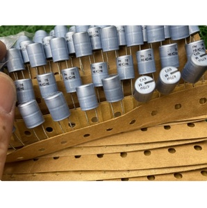 Condensador Electrolítico de Aluminio Serie <span class=keywords><strong>BC</strong></span> <span class=keywords><strong>116</strong></span>, 470UF 6.3V 8*12MM - Product Image 1