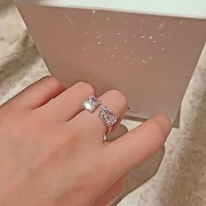 Anello aperto geometrico a goccia per donna, anello quadrato regolabile, elegante accessorio gioiello per tutti i giorni - Product Image 3