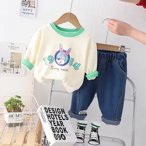 Baby Herbst Anzug 2023 neue Baby Herbst Kinder Kaninchen Pullover zweiteiligen Anzug hübsche Jungen Kleidung ausländischen Stil