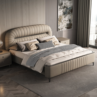 Cadre de lit moderne de luxe en cuir véritable avec tête de lit plissée design, lit double rembourré pour mobilier de chambre principale haut de gamme
