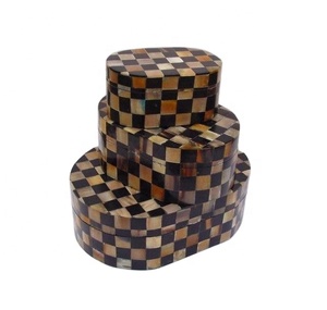Caja de madera con forma de cuerno para joyería, organizador de mosaico disponible en todos los tamaños, con forma ovalada - Product Image 1