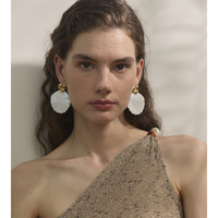 JINYOU 2371 Boucles d'oreilles style océan nature de haute qualité en acier inoxydable étanche Grandes boucles d'oreilles pendantes en coquillage blanc
