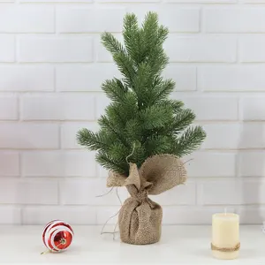 Albero di pino finto albero di Natale finto con Base di lino per la decorazione del Desktop dell'home Office verde in miniatura artificiale