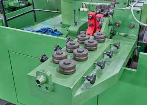 Bout Making Machine <span class=keywords><strong>2</strong></span> Sterven 4 Blow Multi-Station Koud Smeden Machine Voor Zwarte Gips Schroef - Product Image 5