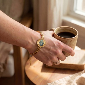 <span class=keywords><strong>Bracelet</strong></span> porte-bonheur main de Hamsa pour femmes |   Bijoux en acier inoxydable plaqué <span class=keywords><strong>or</strong></span> de style bohème, bénédiction spirituelle |   Halo éternel - Product Image 3