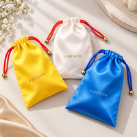 Pochette en satin avec cordon de serrage, logo personnalisé, cordon de serrage avec perle métallique, sac de rangement doux pour bijoux, emballage cadeau