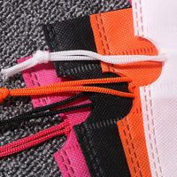 Sacs cadeaux en polyester non tissé réutilisables avec logo personnalisé imprimé, blanc, beige, noir, orange, rose, avec cordon de serrage