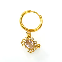 Boucles d'oreilles créoles tendance en acier inoxydable plaqué or avec zircon incrusté en forme de crabe pour femme, idéales pour le quotidien