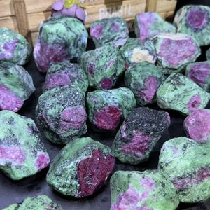 Kindfull bán buôn Chất lượng cao <span class=keywords><strong>Ruby</strong></span> trong Zoisite đá thô tinh thần chữa bệnh tinh thể đá để trang trí - Product Image 3