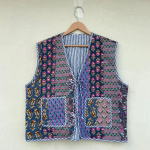 Gilet matelassé réversible en coton Burfi, veste sans manches pour femme, veste faite à la main, veste unisexe, veste pour femme, cadeau pour elle - Product Image 1