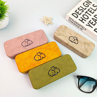 Étuis à lunettes en fer simples et à la mode haut de gamme avec étui en cuir PU personnalisable en forme de rectangle et impression de logo