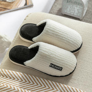 Pantuflas de Invierno para Hombre y Mujer, Ajuste Universal, Antideslizantes, Suaves y Cálidas, Calzado para el Hogar - Product Image 5