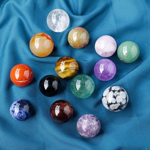 Globe de cristal naturel authentique fait à la main pour la méditation Feng Shui, avec 7 chakras pour la guérison énergétique Reiki - Product Image 4
