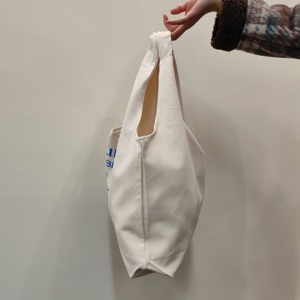 Sac fourre-tout en toile de dessin animé portable, en forme de gilet, imprimé avec logo personnalisé, écologique, recyclé et réutilisable - Product Image 4