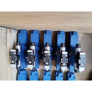 วาล์วไฮดรอลิกเร็กซ์รอธ 4WRZE25W8-325-73/6E อุปกรณ์ควบคุมอัตโนมัติทางอุตสาหกรรม - Product Image 2