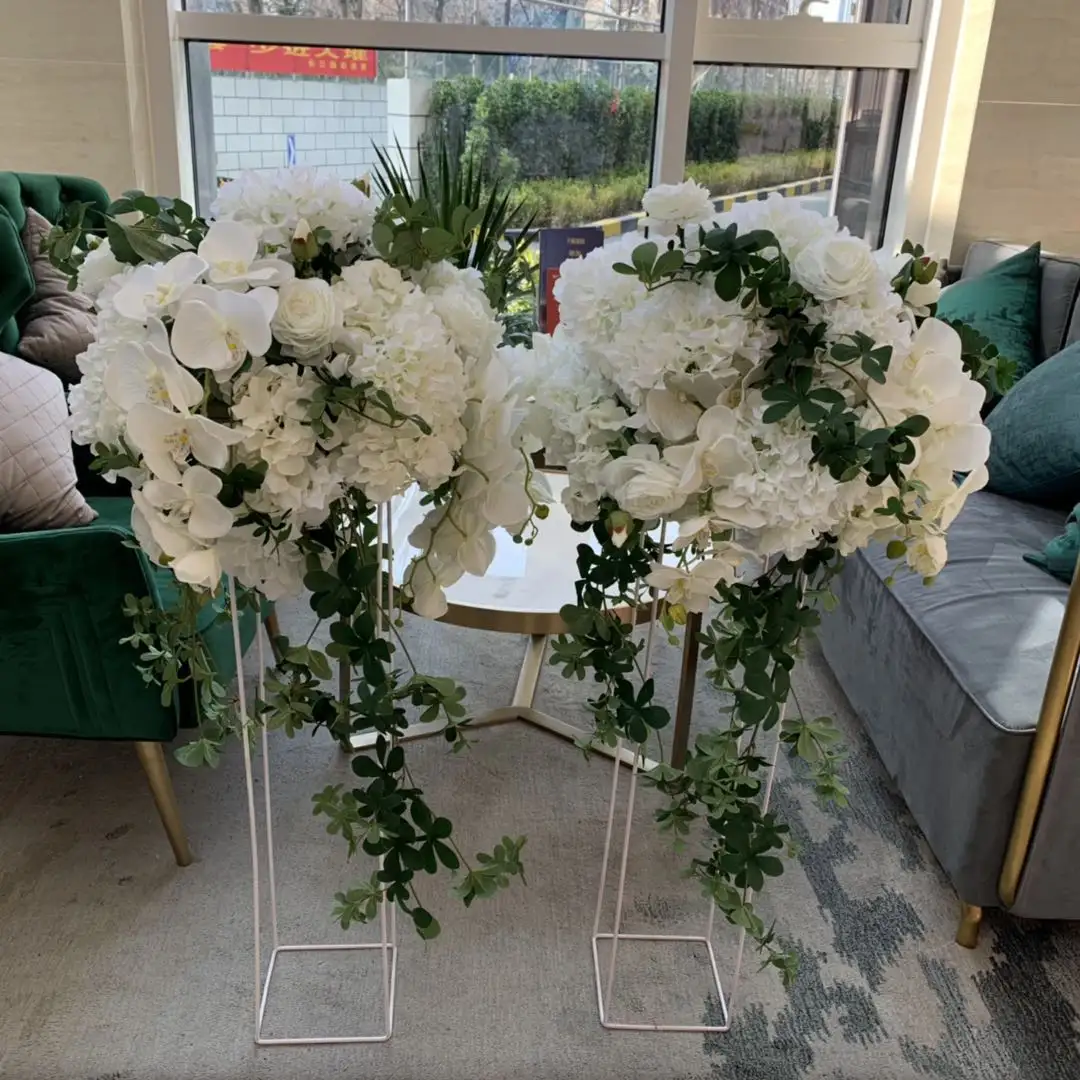 الزفاف تشكيلة زهور اليدوية الزهور الحرير الزفاف الجدول الأحمر الاصطناعي زهرة بيضاء محور كرة زهرية