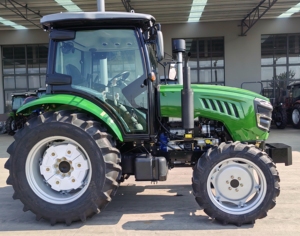 Tracteur agricole TractorTT804 4x4 compatible avec attelage 3 points, multi-usages - Product Image 1