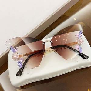 Gafas de Sol de Lujo con Pedrería Brillante para Fiesta, Modelo 2022, Montura Grande sin Aro, Estilo Mariposa, Ojo de Gato, para Mujer - Product Image 2