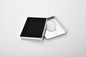 Caja de hojalata decorativa de estilo moderno personalizada, ventana de impresión Offset, hojalata de Metal para regalos, golosinas, recuerdos de vacaciones, tamaño 208X138X45 - Product Image 5