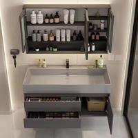Ensemble de meuble-lavabo mural personnalisé avec miroir, vasque en céramique et armoire en contreplaqué PVC pour projets hôteliers et résidentiels modernes