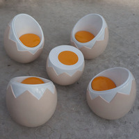Sitzgarnitur mit Couchtisch für Büro, Einkaufszentrum, Supermarkt, Inneneinrichtung, Ei-förmig, aus Fiberglas, Wasserfest, Handbemalt